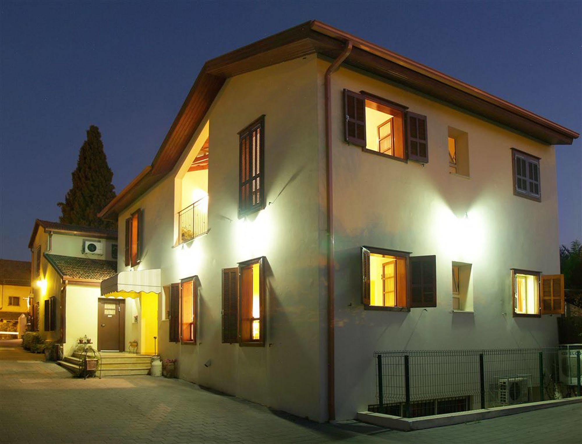 Hapina-Shel-Michal Hotel Mazkeret Batya Exterior foto