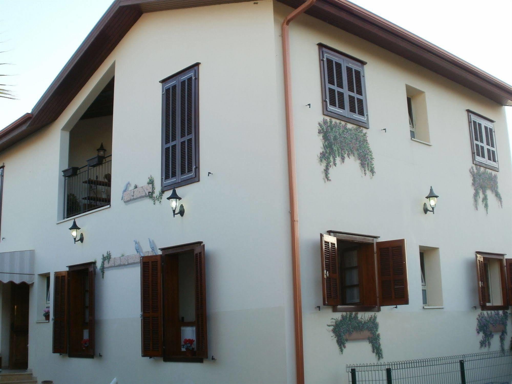 Hapina-Shel-Michal Hotel Mazkeret Batya Exterior foto